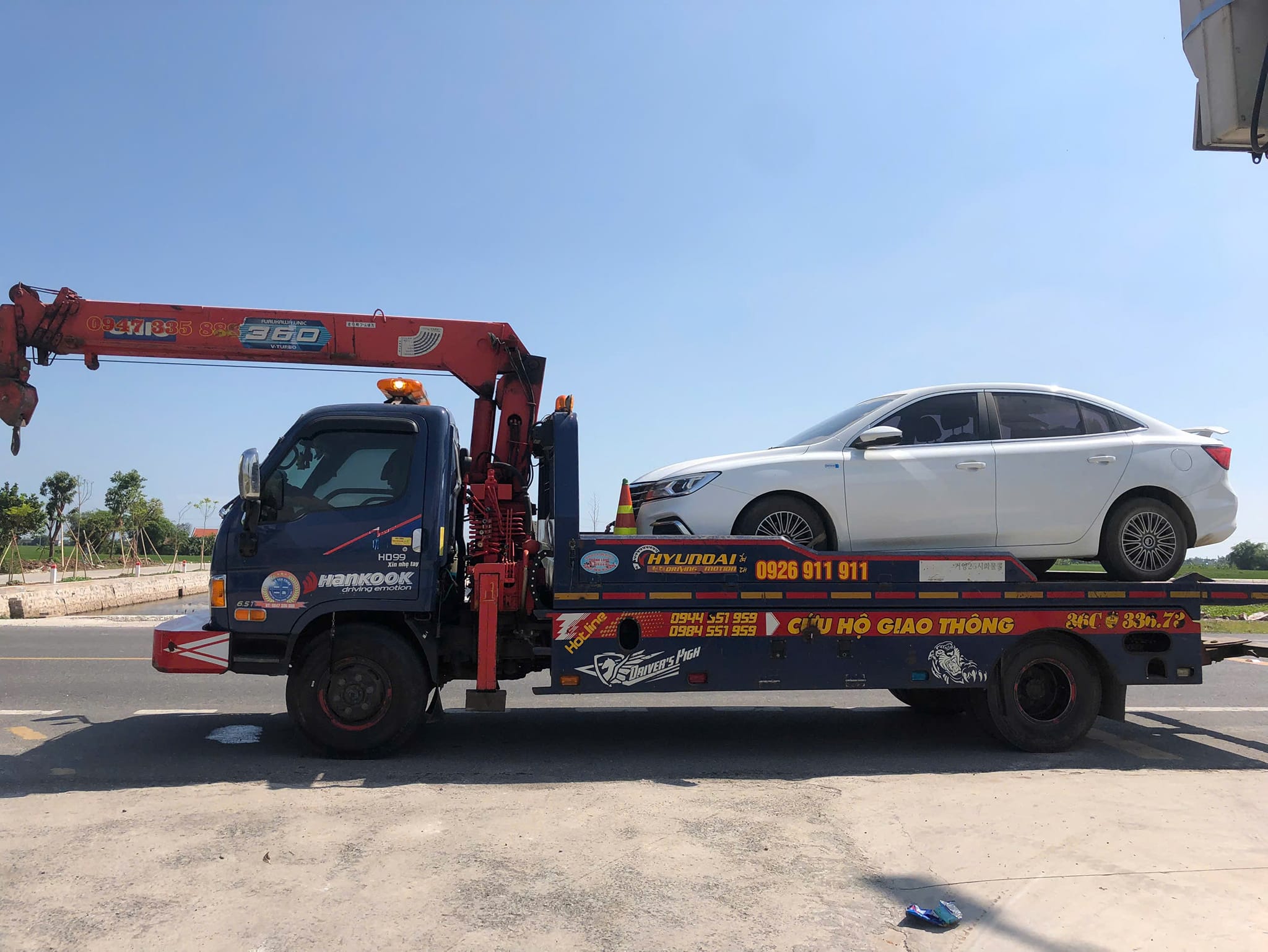 Cứu hộ xe tải hỏng ắc quy, nổ lốp tại Thanh Hóa