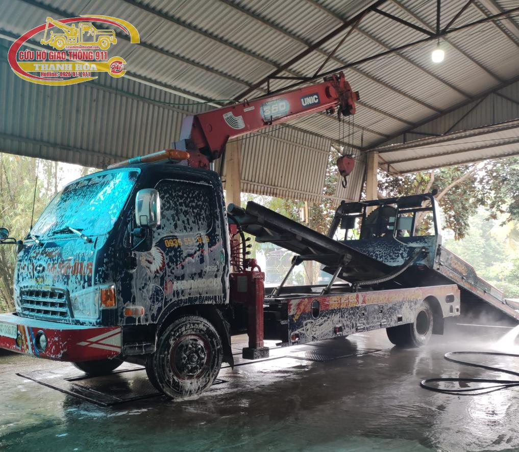 cứu hộ xe bị mất điện tại Cao tốc Thanh Hóa