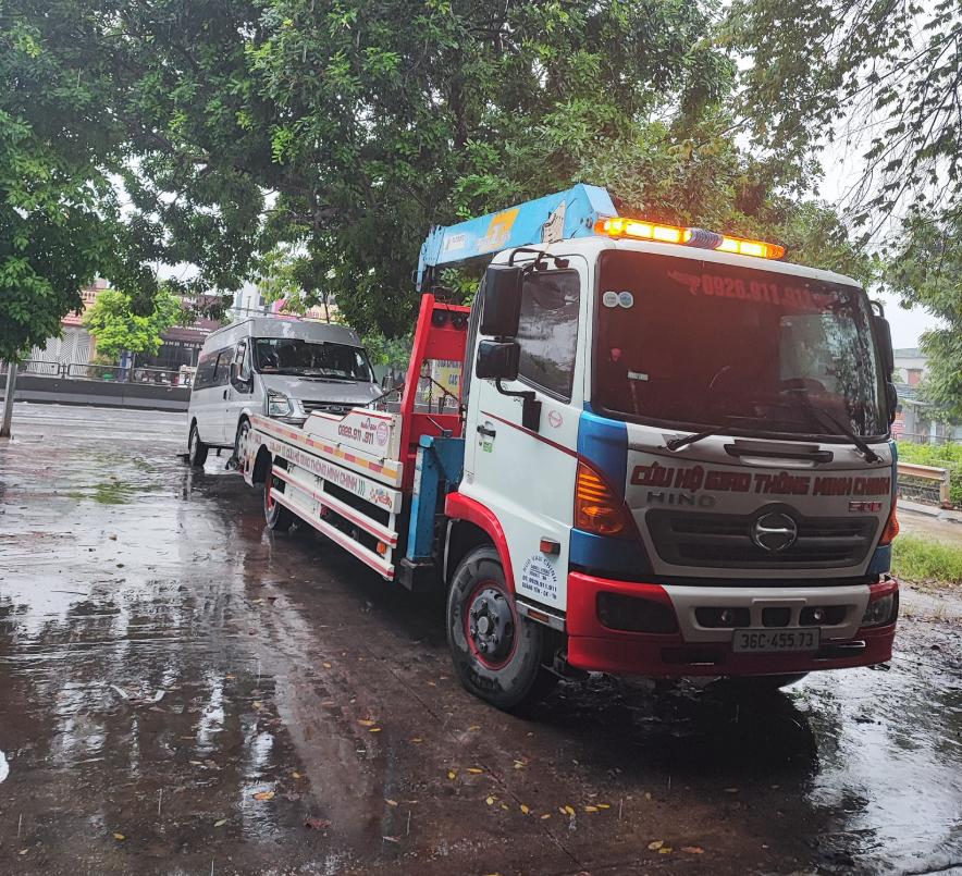 Những lưu ý "sống còn" khi gọi cứu hộ giao thông bạn nhất định phải biết